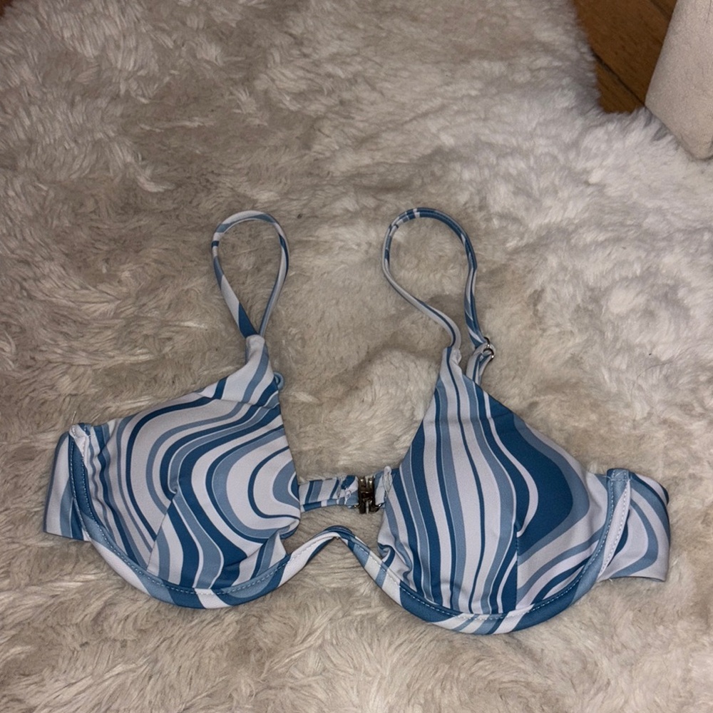 SHEIN Blue and White Wave Bikini Top